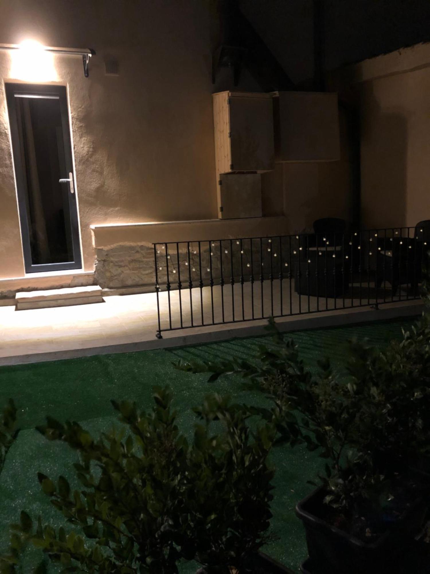 Queen Appartamenti E Camere Campofilone Exterior photo